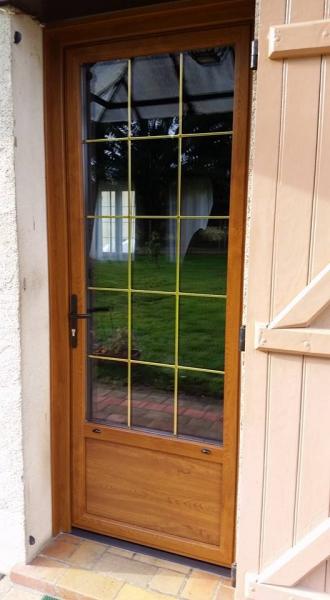 porte Pvc ton chêne doré