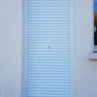 Volet roulant serrure a tirage direct